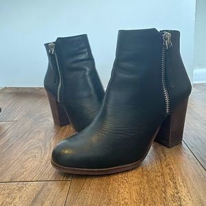 Gianni Bini Black Leather Booties